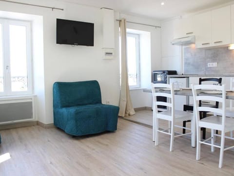 Studio rénové au cœur de La Rochelle, port à proximité - FR-1-246-222 Apartment in La Rochelle