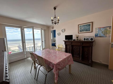 Appartement 3 pièces avec vue mer, 6 couchages, balcon, parking, proche commerces et piscine - FR-1-224C-263 Apartment in Saint-Jean-de-Monts