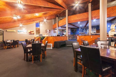 Restaurant/places to eat, Meals, Dinner