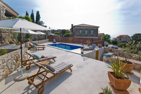 Villa Kate -with pool and BBQ Moradia in Hvar