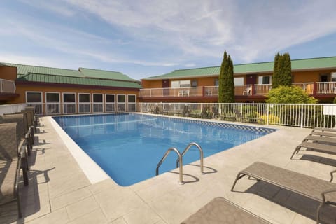 Days Inn by Wyndham Penticton Conference Centre Hotel in Penticton