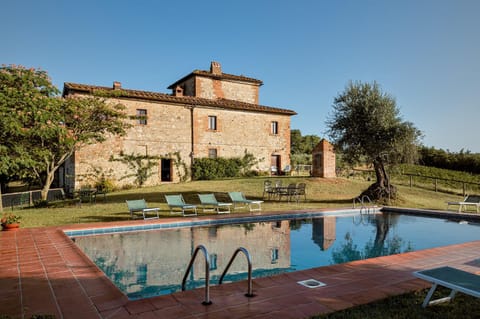 Property building, Swimming pool, Swimming pool
