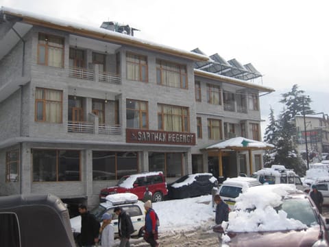 Sarthak Regency Centrally Heated & Air cooled, Rangri, Manali,HP,Just 1 kms from Volvo parking Hotel in Manali