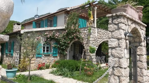 Property building, Garden, Garden view