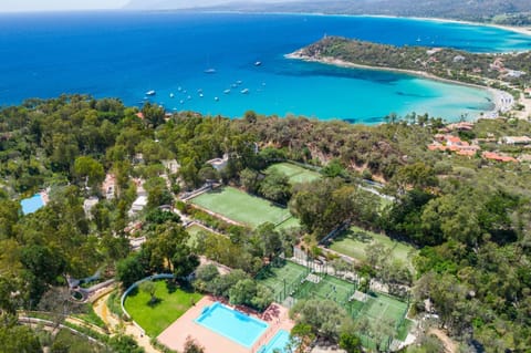 View (from property/room), Tennis court, Sports