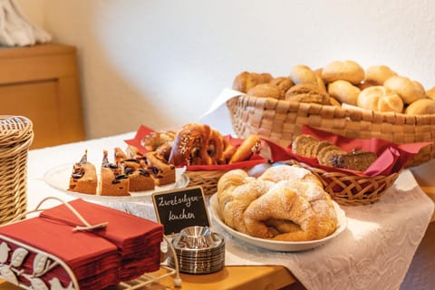 Hotel Garni Alpenblick Bed and Breakfast in Salzburgerland
