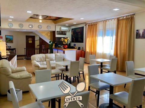 Lobby or reception, Lounge or bar