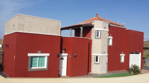 Casa Ary House in Maxorata
