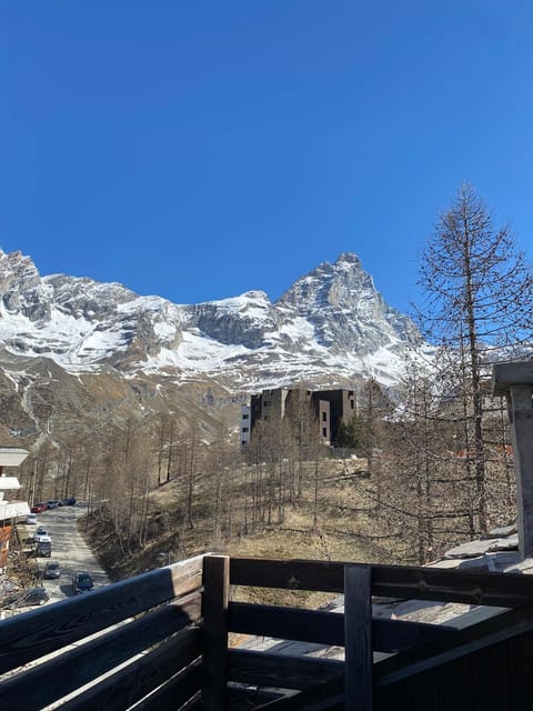 Balcony/Terrace, Mountain view