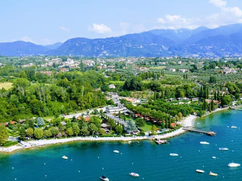 Day, Natural landscape, Bird's eye view, Beach, Lake view, Mountain view