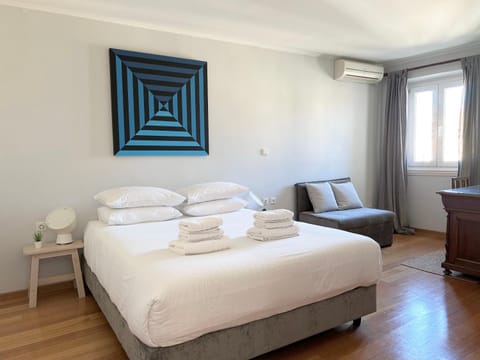 "San Giacomo Square Apt." in the heart of old town Condo in Corfu