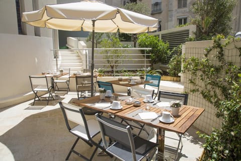 Patio, Restaurant/places to eat, Balcony/Terrace