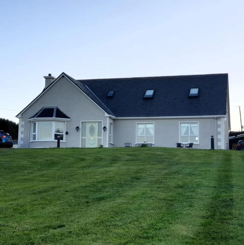 Property building, Natural landscape, Garden view
