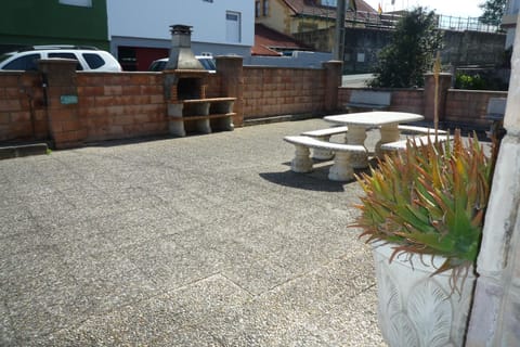 Patio, BBQ facilities