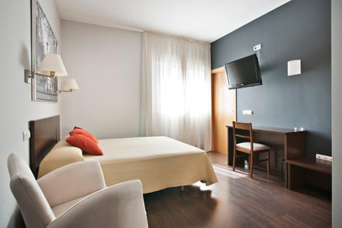 Hostal T4 Bed and Breakfast in Madrid