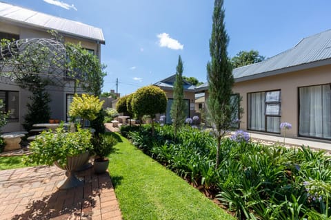 Garden, Parking