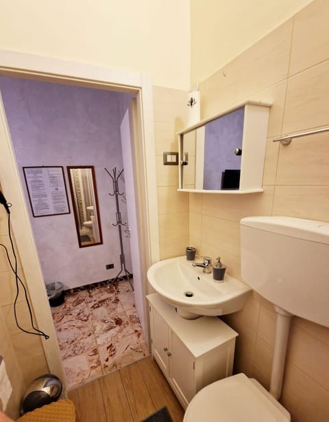 Shower, Bathroom, Photo of the whole room, bidet