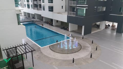 Swimming pool, Swimming pool