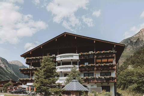 Property building, Day, Mountain view