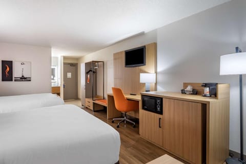 Comfort Inn & Suites Nashville Downtown - Stadium Hotel in East Nashville