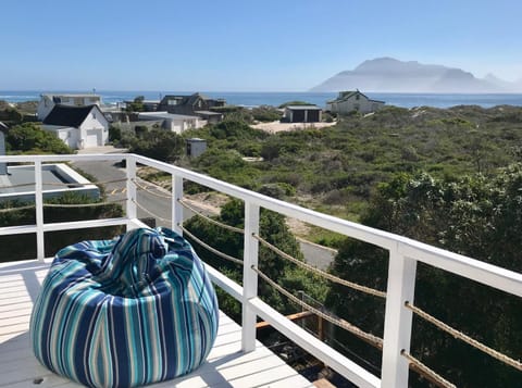 Natural landscape, Balcony/Terrace, Beach, Beach