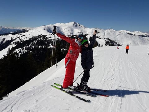 Skiing, group of guests