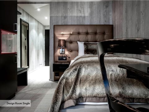 Bed, Photo of the whole room, Decorative detail