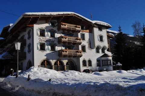 Facade/entrance, Winter