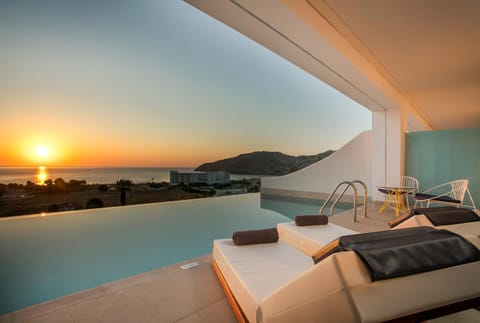 Balcony/Terrace, Swimming pool, Sunrise, Sunset