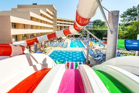 Aqua park, Swimming pool