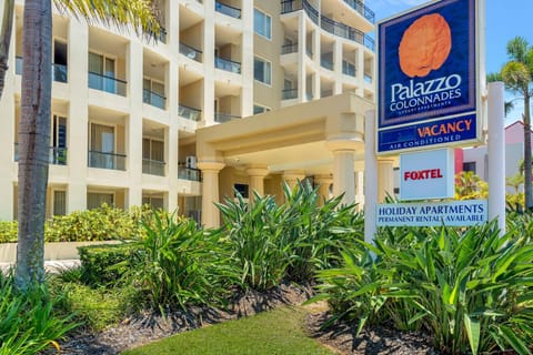 Palazzo Colonnades Apartahotel in Surfers Paradise Boulevard