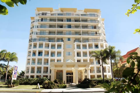 Palazzo Colonnades Aparthotel in Surfers Paradise Boulevard