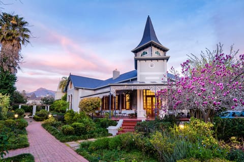 Property building, Facade/entrance, Garden, Sunset