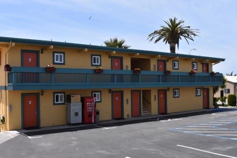 Seaside Inn Monterey Motel in Sand City