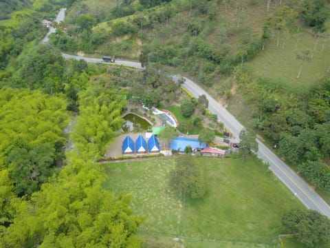 Glamping La Cabanita Santuario Nature lodge in Risaralda