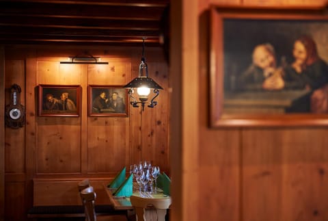 Restaurant/places to eat, Decorative detail