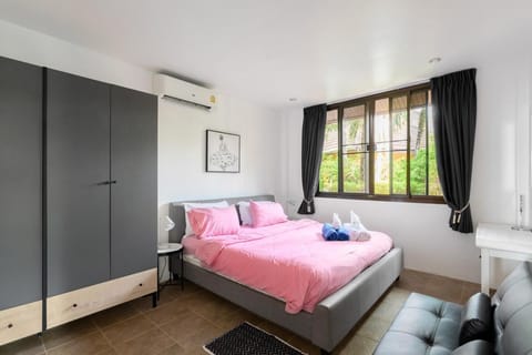 Bed, Bedroom, towels, wardrobe, air conditioner