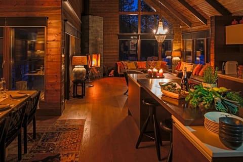 Seating area, Dining area, Dinner