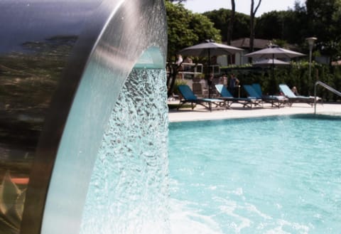 Swimming pool, Swimming pool