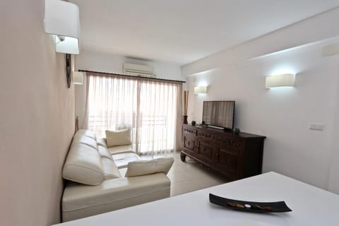 3- bedroom apartment in the centre of Calpe with nice living room, 1 bathroom. Apartment in Calp