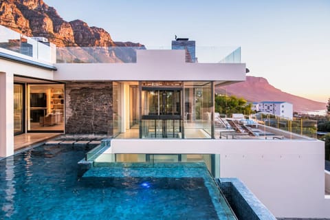 Property building, Mountain view, Swimming pool, Swimming pool