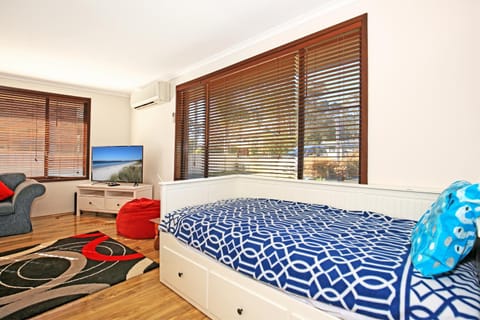 Sandy Toes Beach House Jervis Bay - 2min to Beach Haus in Callala Bay