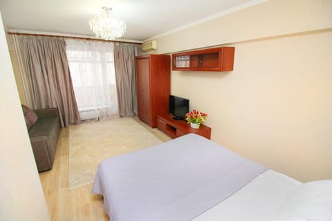 Communal lounge/ TV room, Bed, TV and multimedia, Photo of the whole room, Bedroom, wardrobe, air conditioner