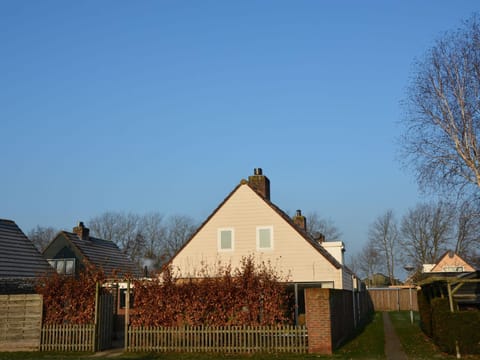 Cosy Holiday Home in Noordwijkerhout near Lake House in Noordwijkerhout