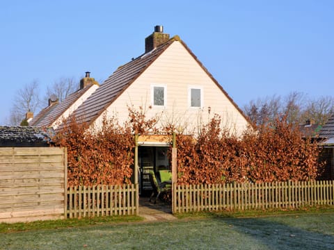 Cosy Holiday Home in Noordwijkerhout near Lake House in Noordwijkerhout