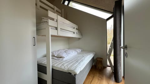 Bed, Photo of the whole room, Bedroom, bunk bed, towels