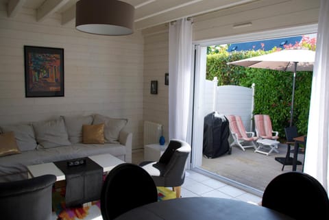 Living room, Garden view