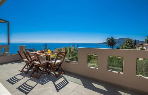 Balcony/Terrace, Sea view, Breakfast