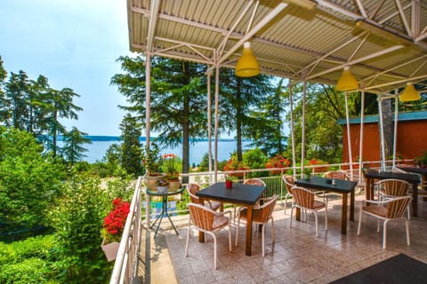 Natural landscape, View (from property/room), Balcony/Terrace, Seating area, Sea view