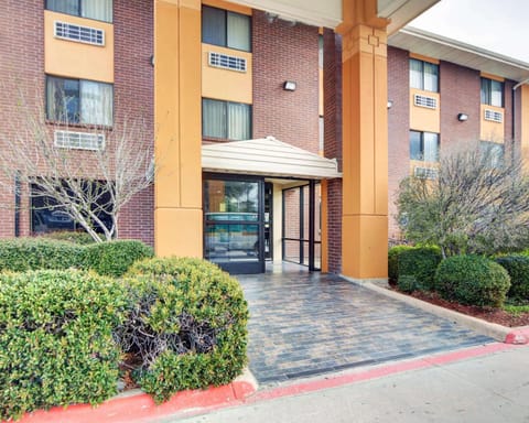 Quality Inn DFW Airport North - Irving Pousada in Irving